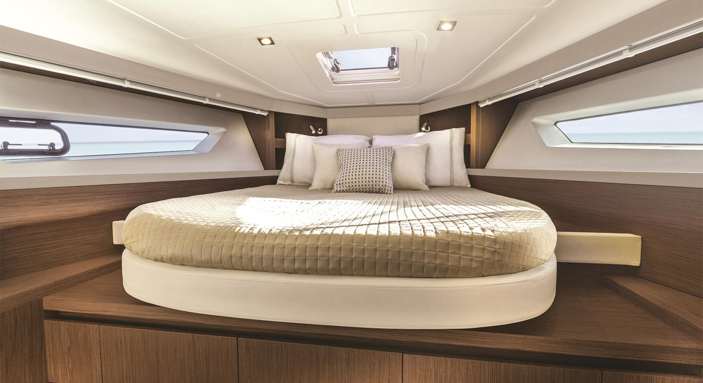 Gran Tursimo 40 Interior